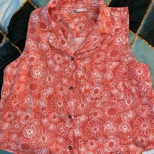 SO crop cut off sleeve button up shirt